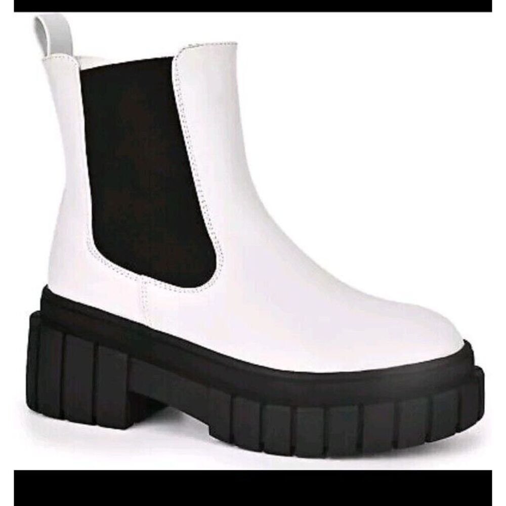 READYSALTED Women's 6 White Platform Chunky Sole chelsea Slip On Boots-NIB